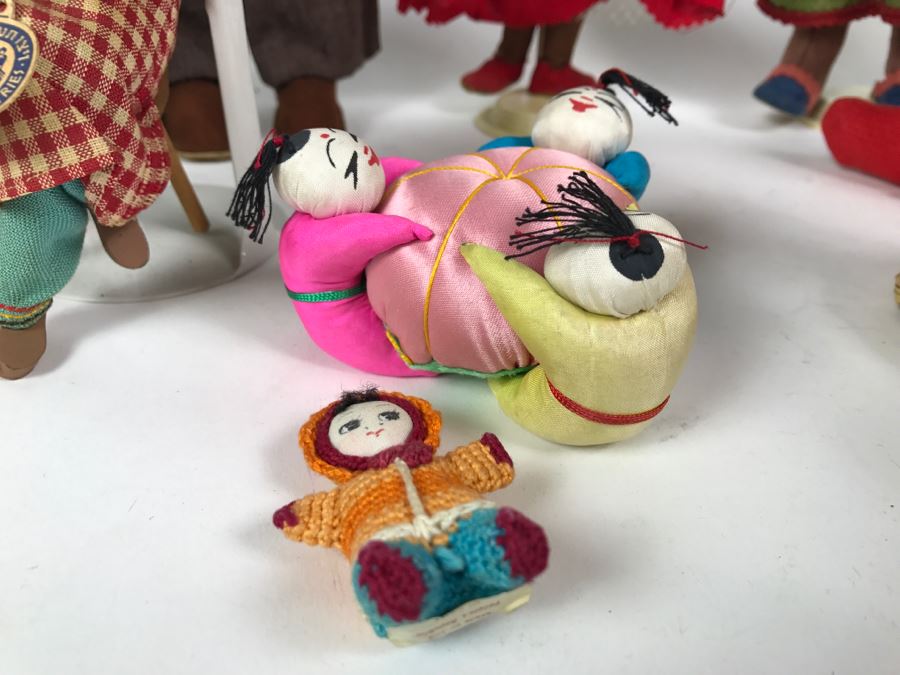 Collection Of Vintage International Dolls - See All Photos [Photo 15]