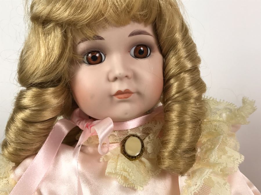 Pair Of Doll Boutique Porcelain Dolls [Photo 9]