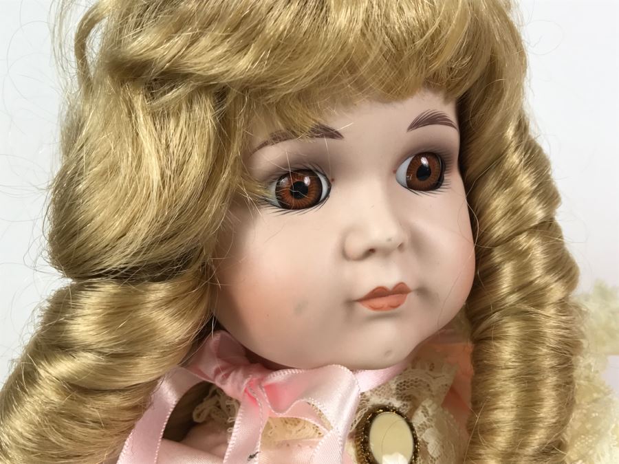 Pair Of Doll Boutique Porcelain Dolls [Photo 8]