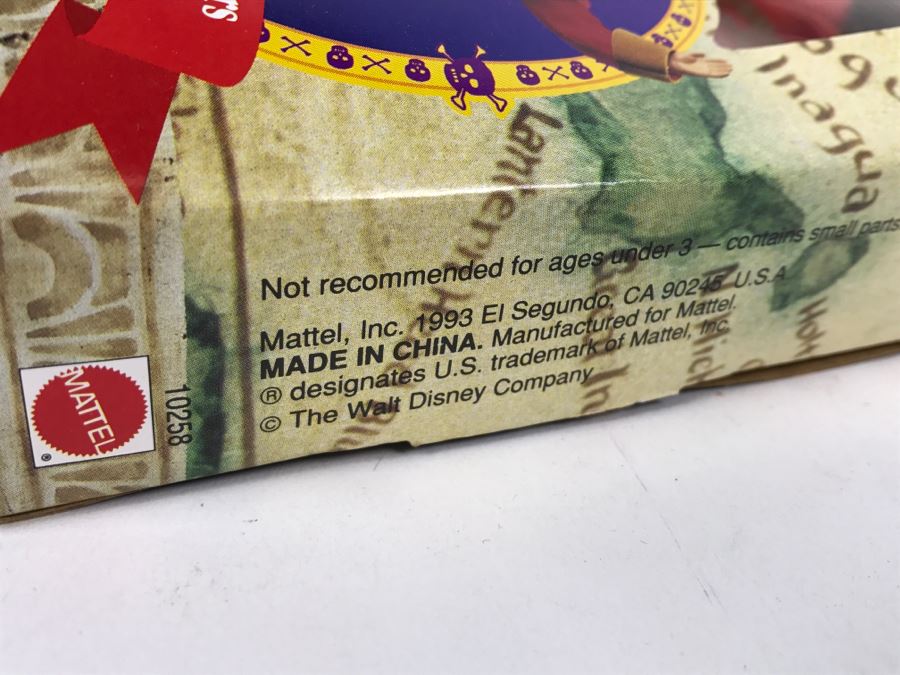 Walt Disney's Pirates Of The Caribbean Action Figure Doll Captain Mattel 10258 1993 [Photo 11]