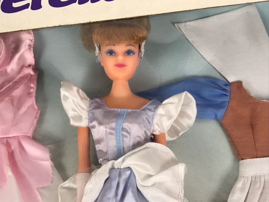 Vintage Cinderella Doll With Clothes New In Box [Photo 3]