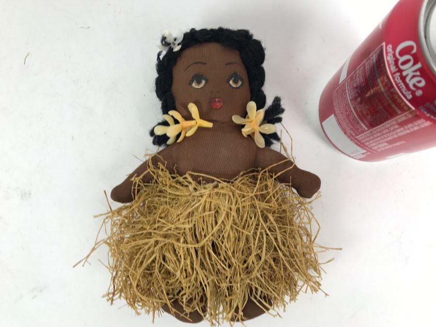 Small Vintage Hawaiian Doll [Photo 1]
