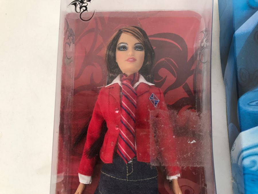 Warner Bros. Quest For Camelot Dream Seeker Kayley Doll New In Box And RBD Barbie Doll New In Box [Photo 6]