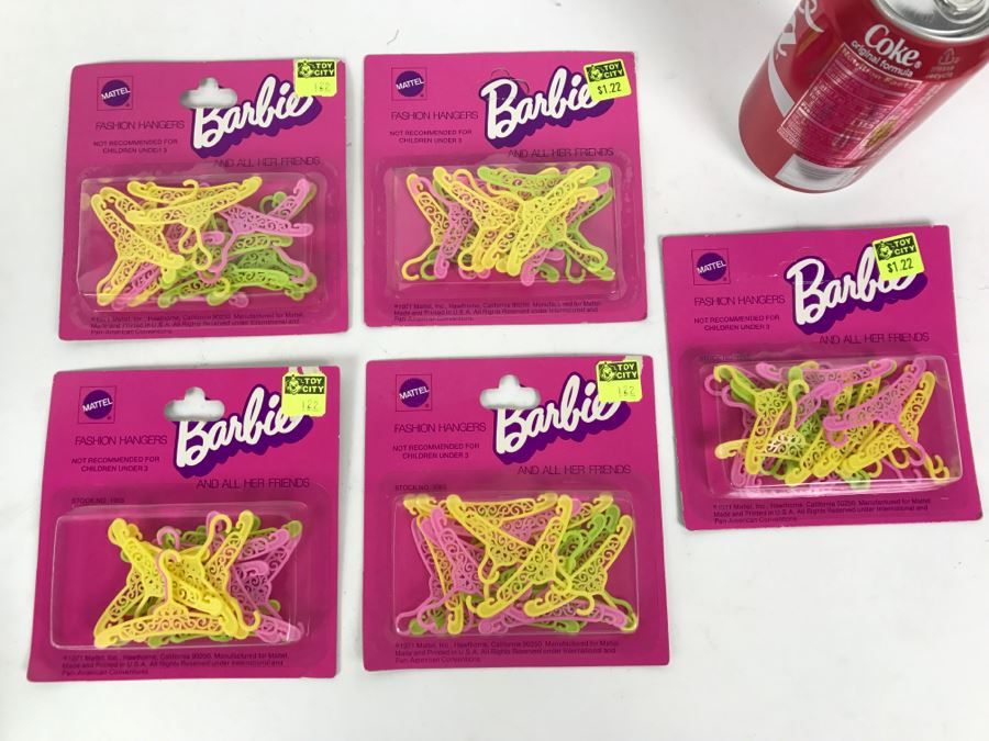 Barbie Hangers Lots of Hangers Mattel 1998 New in Package 65008-95 