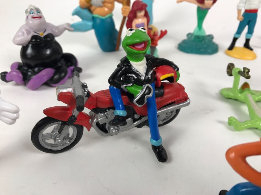 Large Collection Of Various Figurines Including Walt Disney [Photo 19]