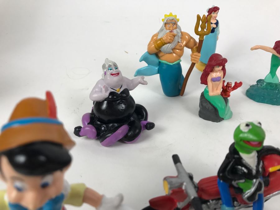 Large Collection Of Various Figurines Including Walt Disney [Photo 18]