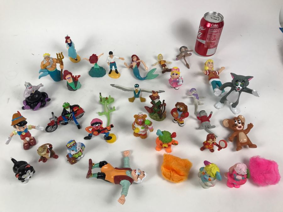 Large Collection Of Various Figurines Including Walt Disney [Photo 24]