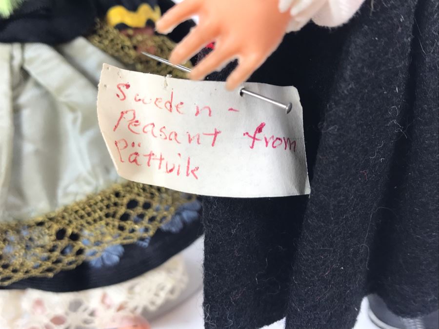 Collection Of Vintage International Dolls - See All Photos [Photo 14]