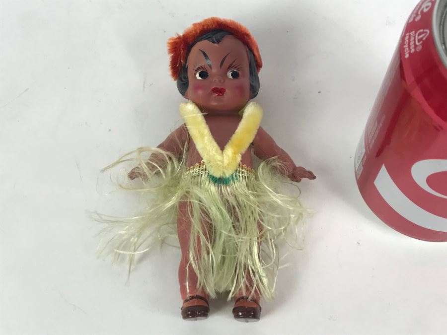 Vintage Hawaiian Hula Girl [Photo 1]
