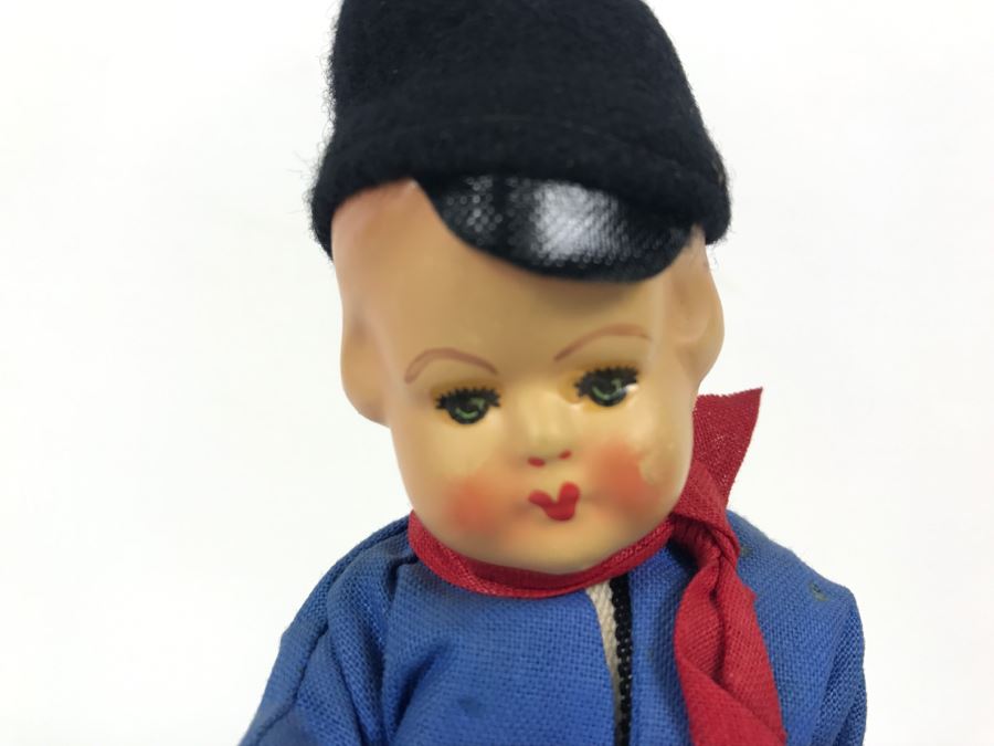 Pair Of Vintage Holland Dolls [Photo 2]