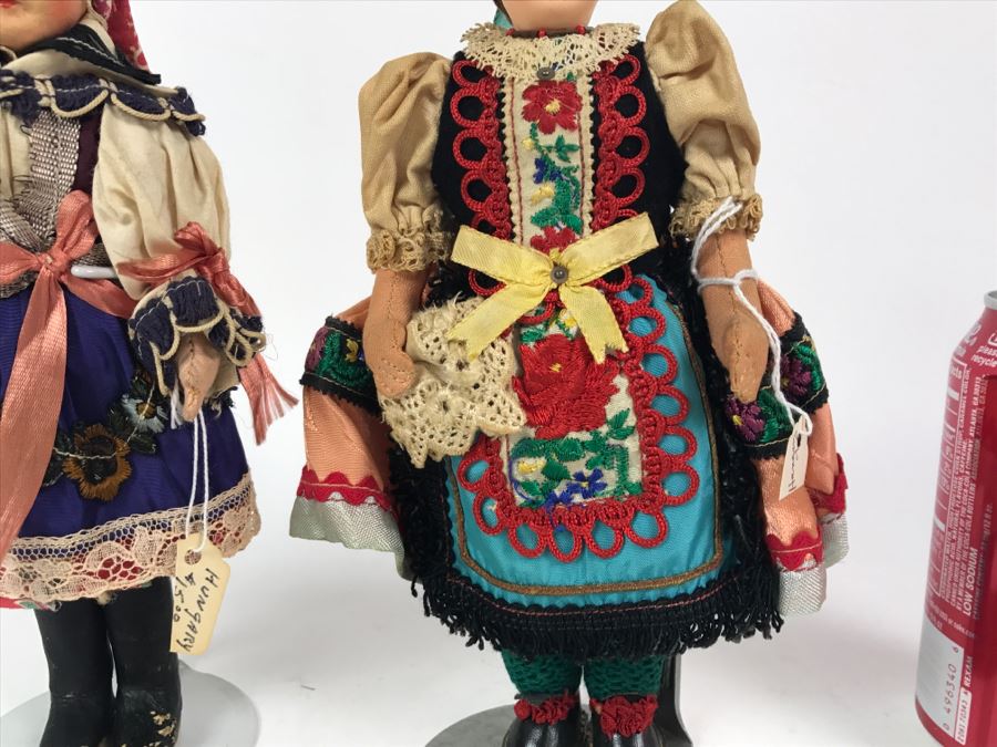Pair Of Vintage Hungarian Dolls [Photo 8]