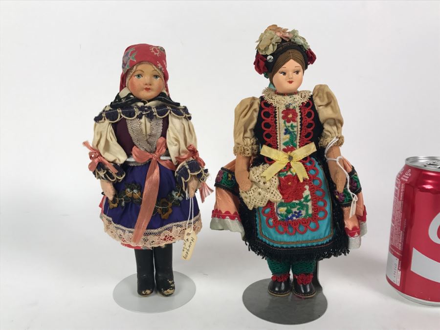 Pair Of Vintage Hungarian Dolls [Photo 1]