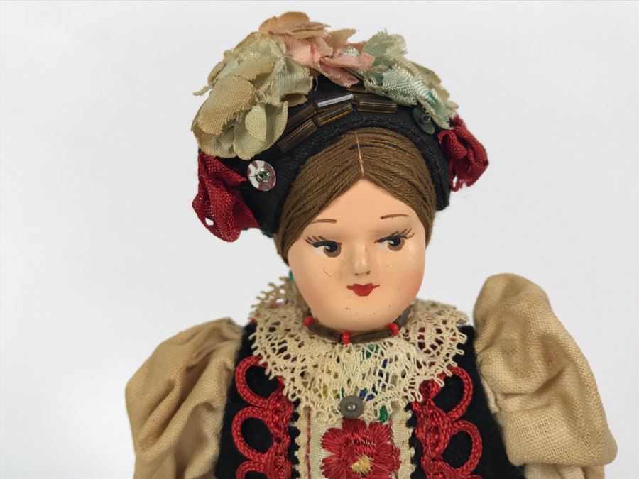Pair Of Vintage Hungarian Dolls [Photo 7]