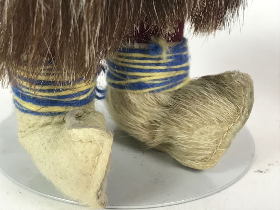 Vintage Doll With Real Fur Clothing [Photo 9]