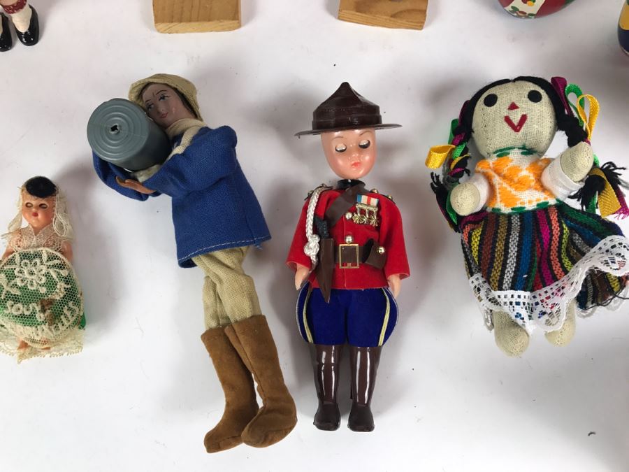 Collection Of Vintage International Dolls - See All Photos [Photo 11]