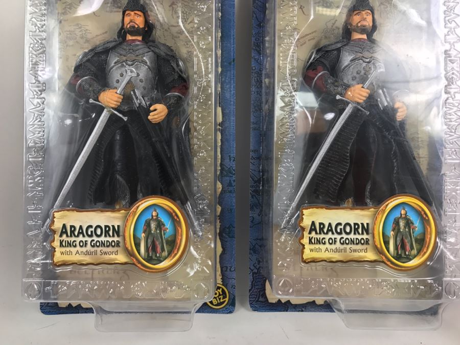 Pair Of Toy Biz The Lord Of The Rings The Return Of The King Aragorn King Of Gondor With Anduril Sword Action Figure New In Box 2003 [Photo 3]