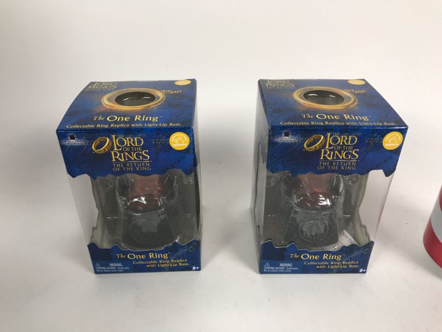 Pair Of Toy Biz The Lord Of The Rings The Return Of The King The One Ring Action Figure New In Box 2003 [Photo 2]