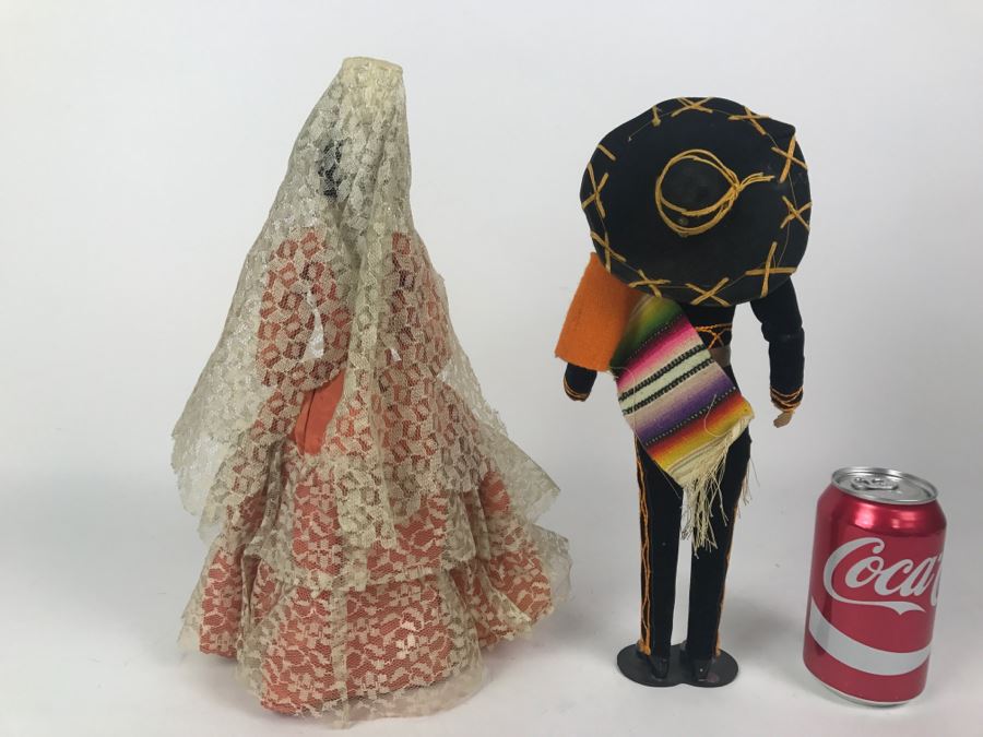 Pair Of His And Her International Dolls [Photo 6]