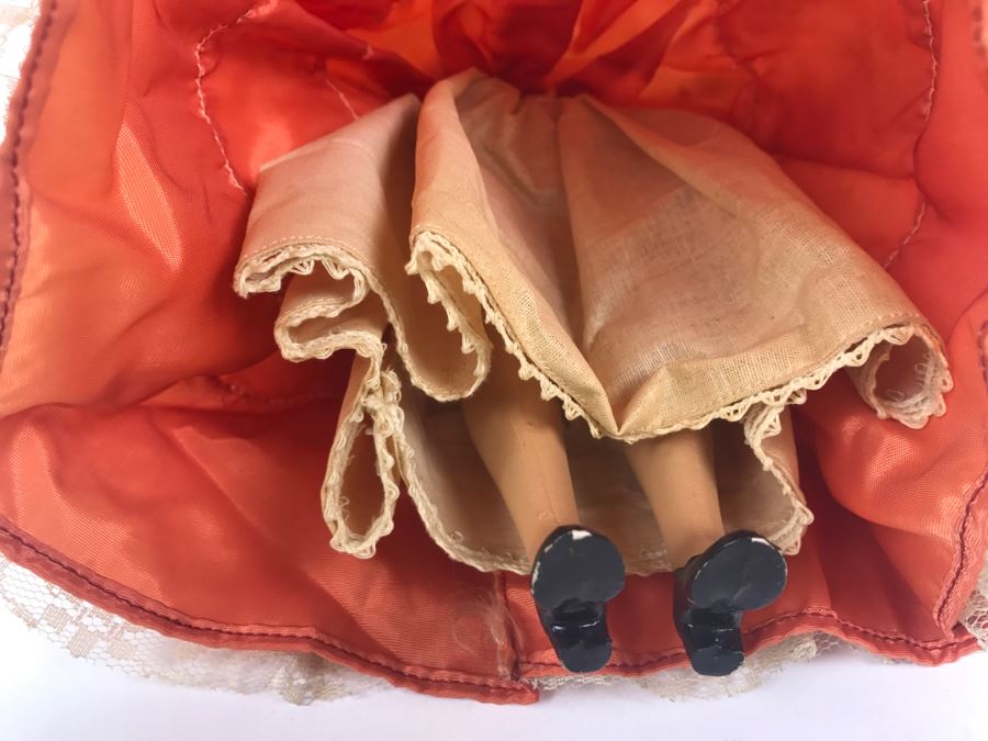 Pair Of His And Her International Dolls [Photo 7]