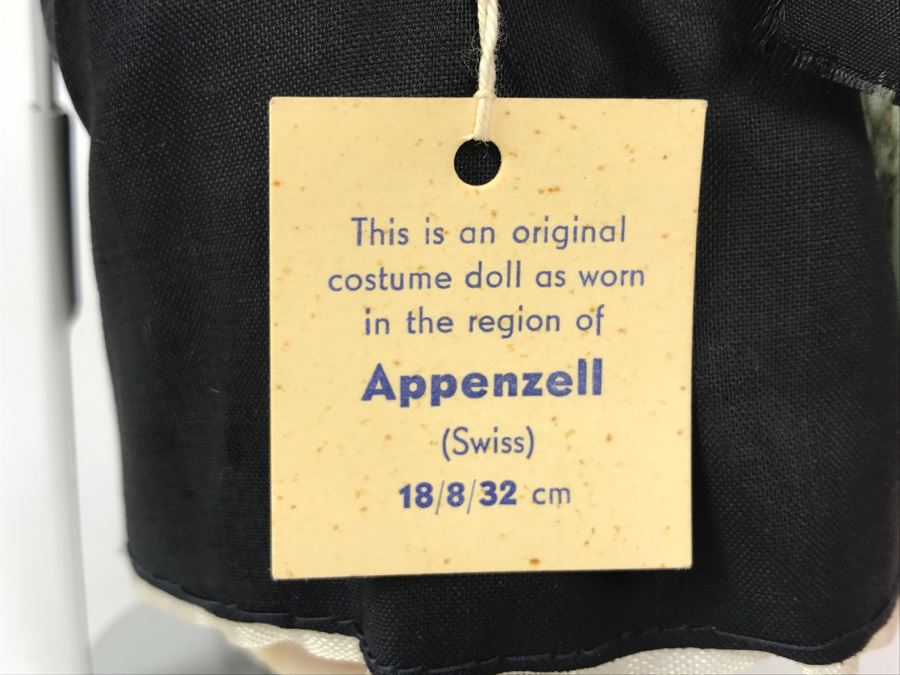 Pair Of Larger GURA Trachtenpuppen Spielpuppen Dolls Costumes From Biedermeier And Appenzell 12.5' Tall With Original Tags [Photo 14]