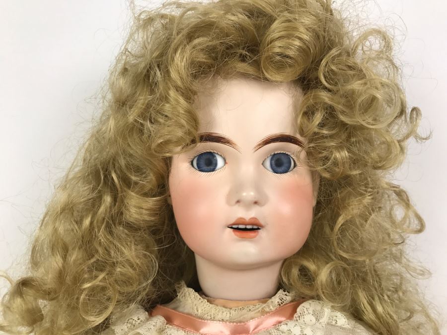 Large TETE JUMEAU Highly Collectible Gorgeous French Doll [Photo 2]