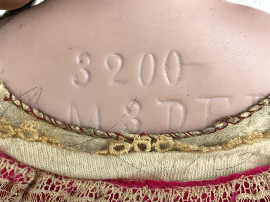 Gorgeous Vintage Doll Believed To Be ARMAND MARSEILLE Germany 3200 M3DEP? Leather Cloth Body And Detailed Sword And Costume [Photo 19]