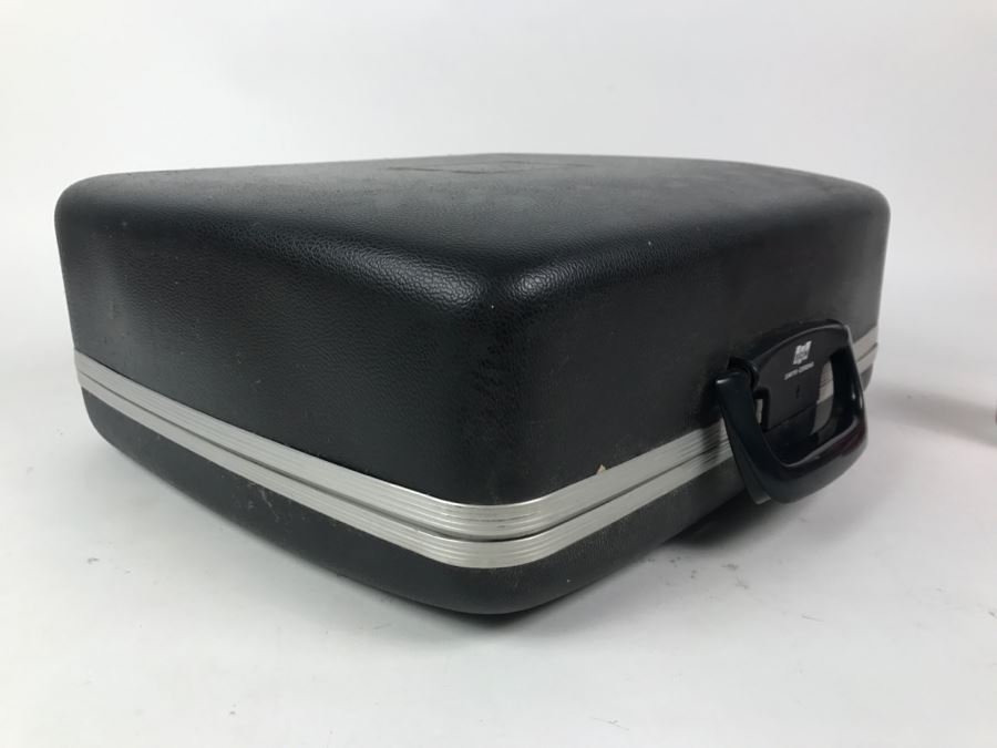 Smith-Corona Galaxie Deluxe Blue Typewriter With Case [Photo 4]