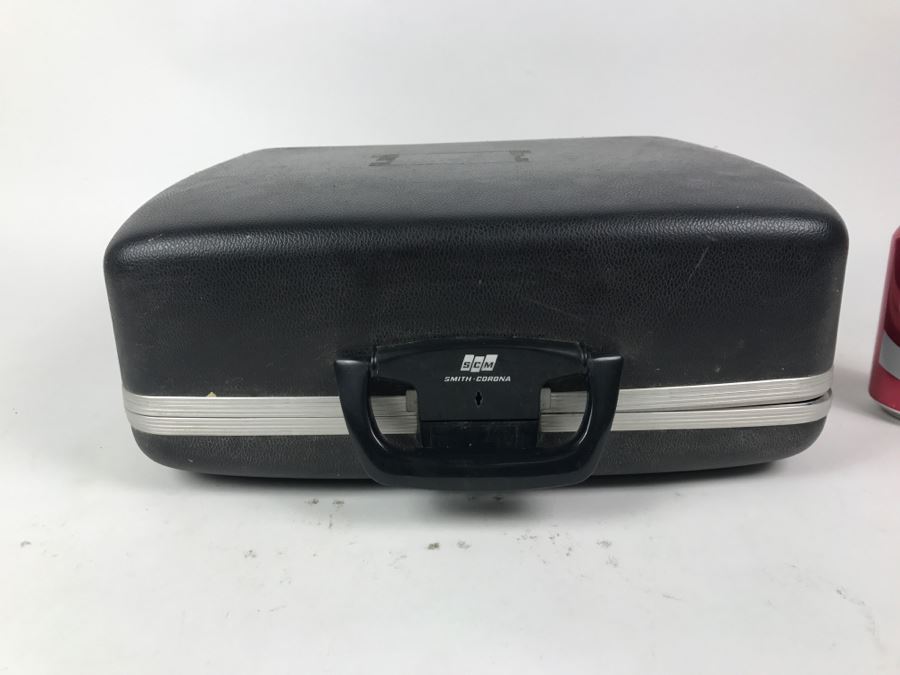 Smith-Corona Galaxie Deluxe Blue Typewriter With Case [Photo 2]