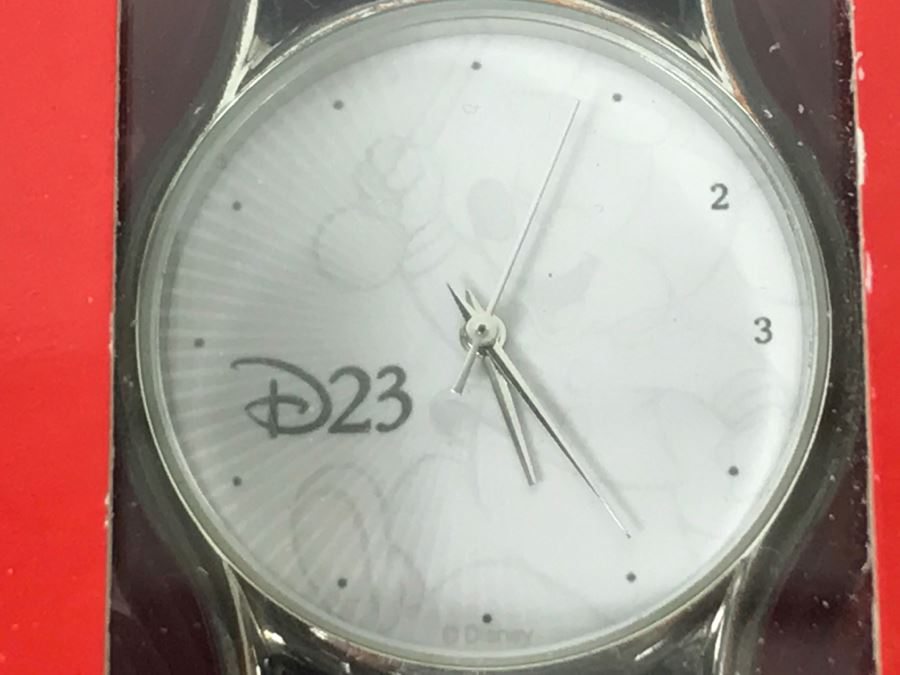 Disneyland Resort Limited Release Watch New In Packaging D23 On Dial Mickey Mouse [Photo 4]