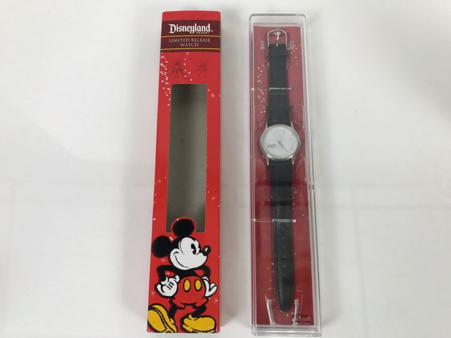 Disneyland Resort Limited Release Watch New In Packaging D23 On Dial Mickey Mouse [Photo 8]