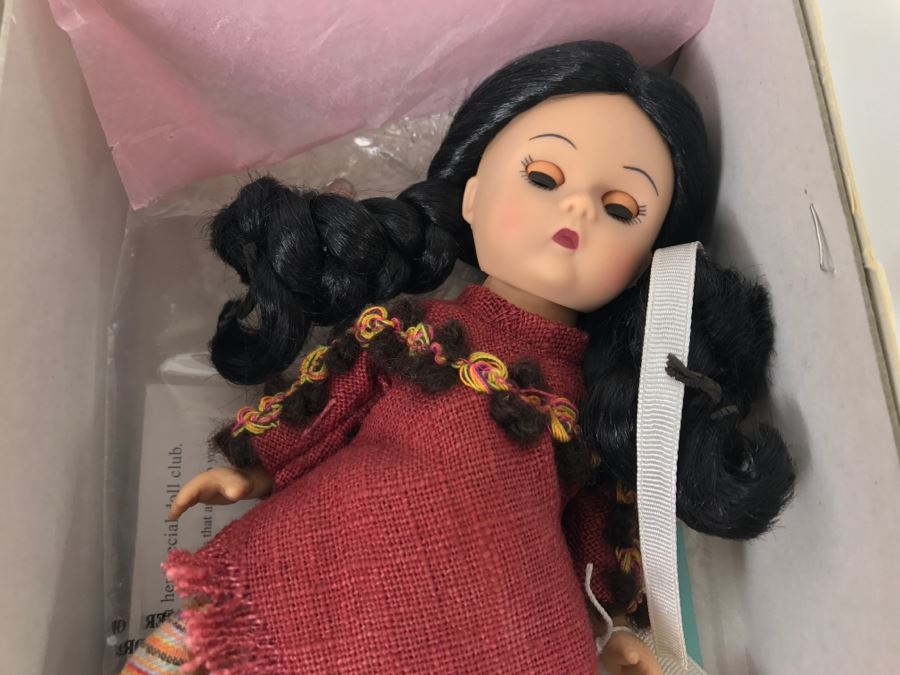 Madame Alexander Doll United States, Sacajawea In Original Box [Photo 4]