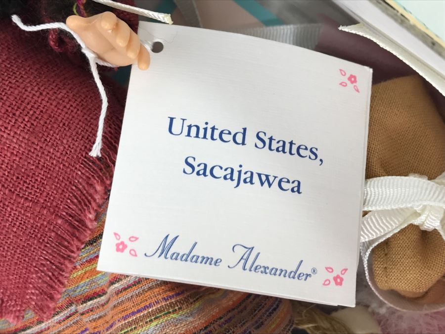 Madame Alexander Doll United States, Sacajawea In Original Box [Photo 7]