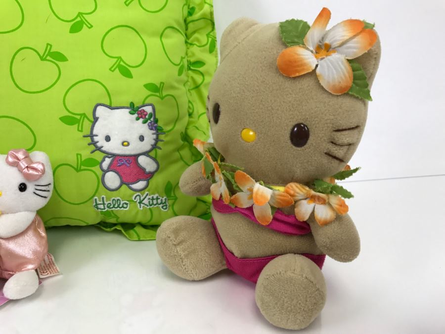 Disney, Hello Kitty And Japanese Plush Toys And Pillows [Photo 5]