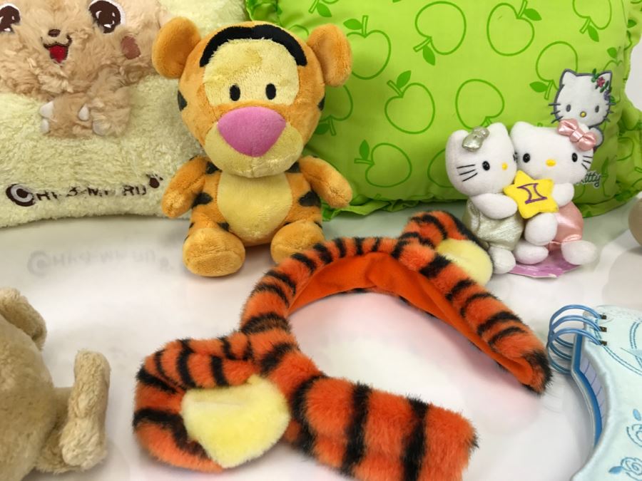 Disney, Hello Kitty And Japanese Plush Toys And Pillows [Photo 2]