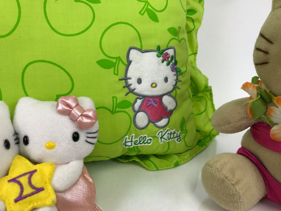 Disney, Hello Kitty And Japanese Plush Toys And Pillows [Photo 4]