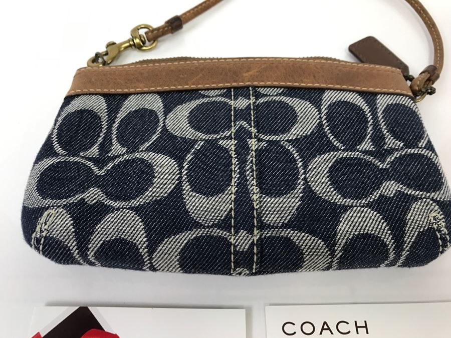 Preloved coach mini hand bag, Luxury, Bags & Wallets on Carousell