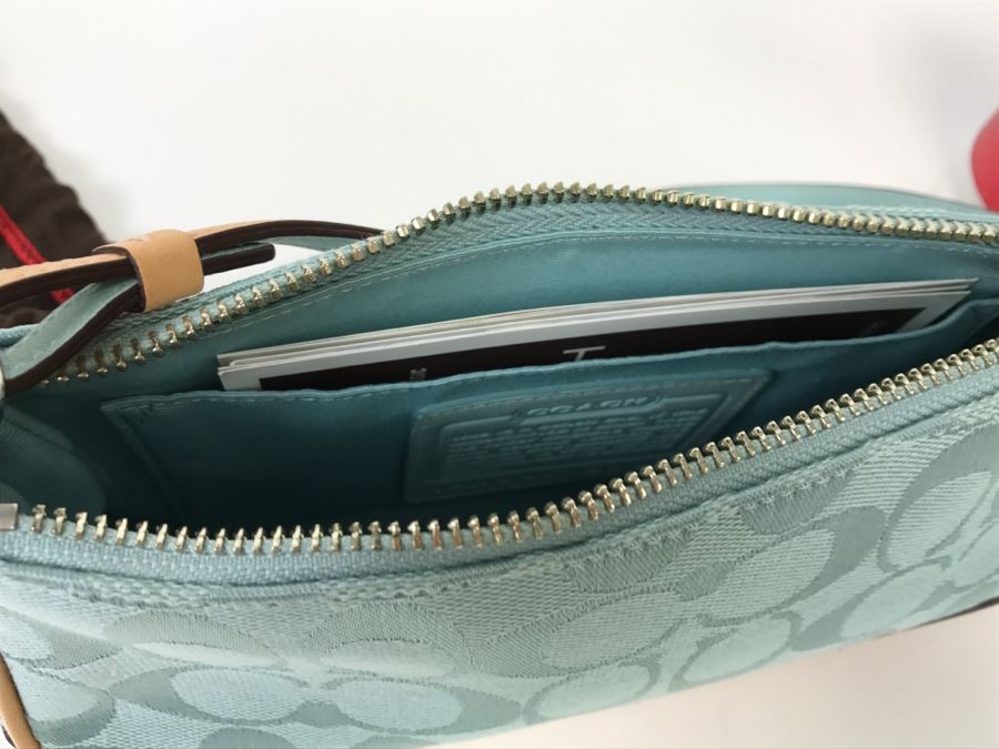 COACH Handbag New With Dust Cover [Photo 9]