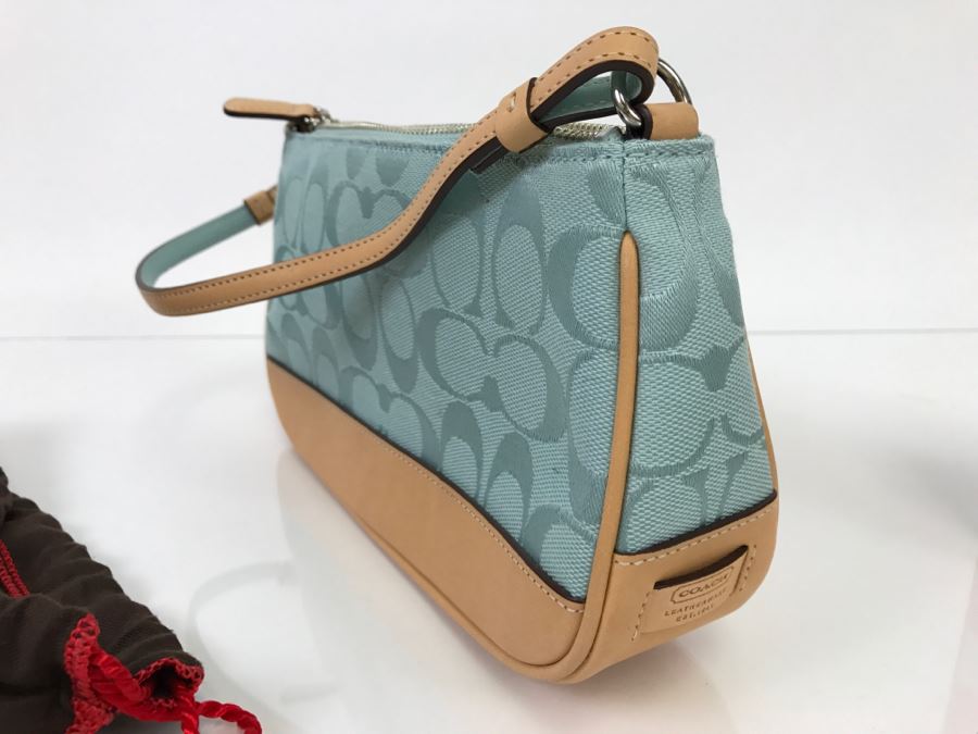 COACH Handbag New With Dust Cover [Photo 6]