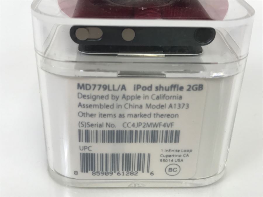 Apple iPod Shuffle 2GB MD779LL/A New In Box [Photo 3]