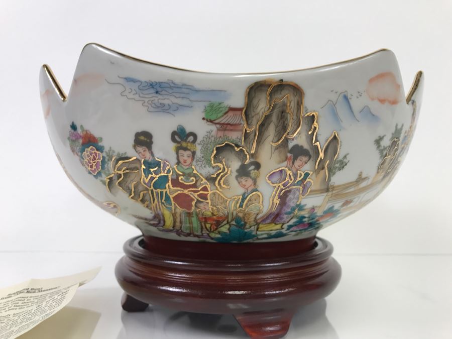 Chinese Scalloped Bowl With Wooden Base Scene From 'The Red Mansion' Yi Lin Arts & Treasures Of China [Photo 9]