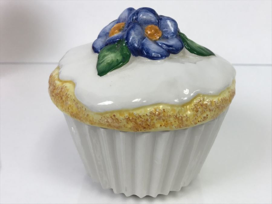 MacKenzie-Childs Hand-Painted Ceramics Platter 'Madison' Pattern And Bowl + Vietri Italian Cake Slice + Cupcake [Photo 15]