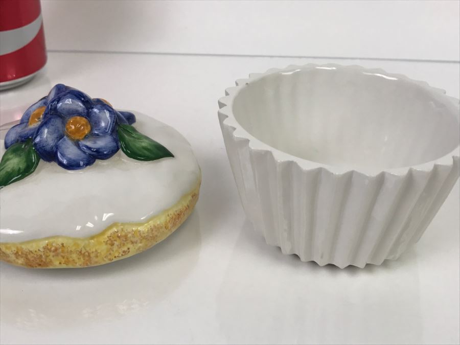 MacKenzie-Childs Hand-Painted Ceramics Platter 'Madison' Pattern And Bowl + Vietri Italian Cake Slice + Cupcake [Photo 17]