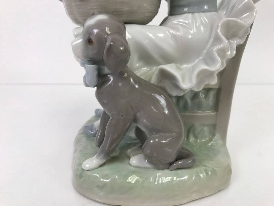 Lladro Figurine Girl With Basket And Dog [Photo 6]