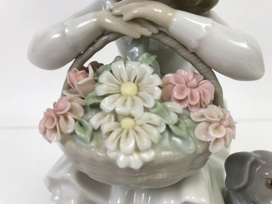 Lladro Figurine Girl With Basket And Dog [Photo 2]
