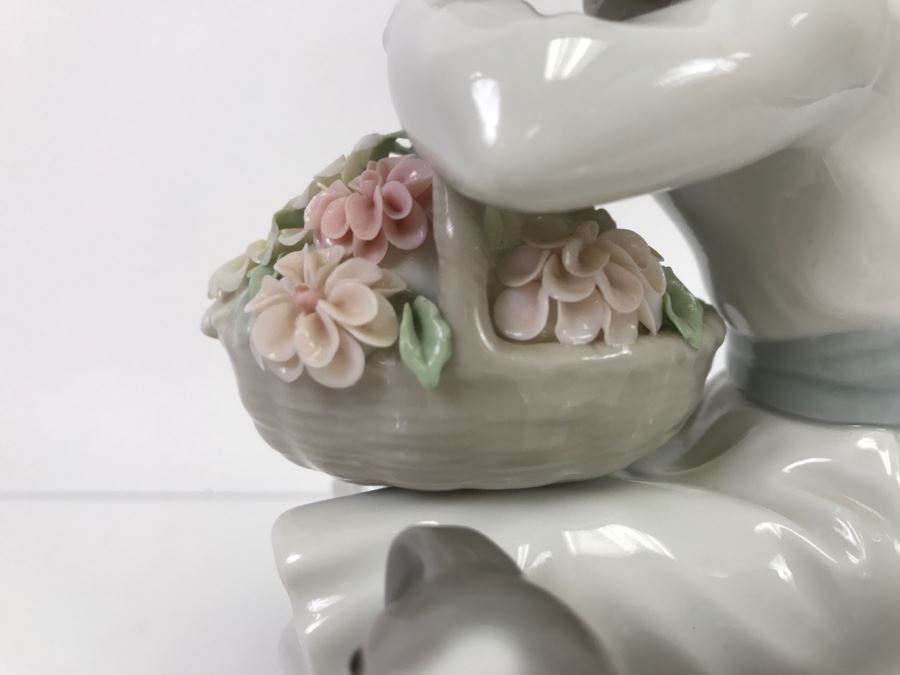 Lladro Figurine Girl With Basket And Dog [Photo 8]