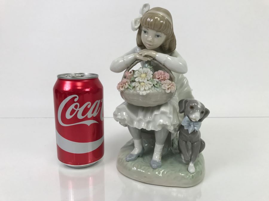 Lladro Figurine Girl With Basket And Dog [Photo 1]