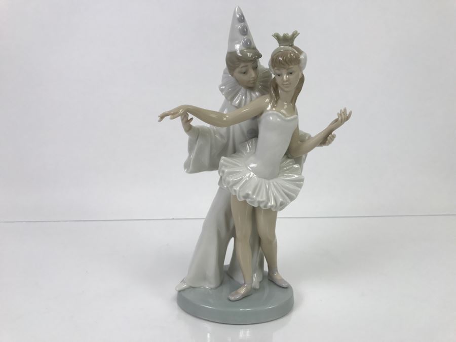 Lladro Figurine 'Carnival Couple' #4882 - Clown & Ballerina Dancing [Photo 10]