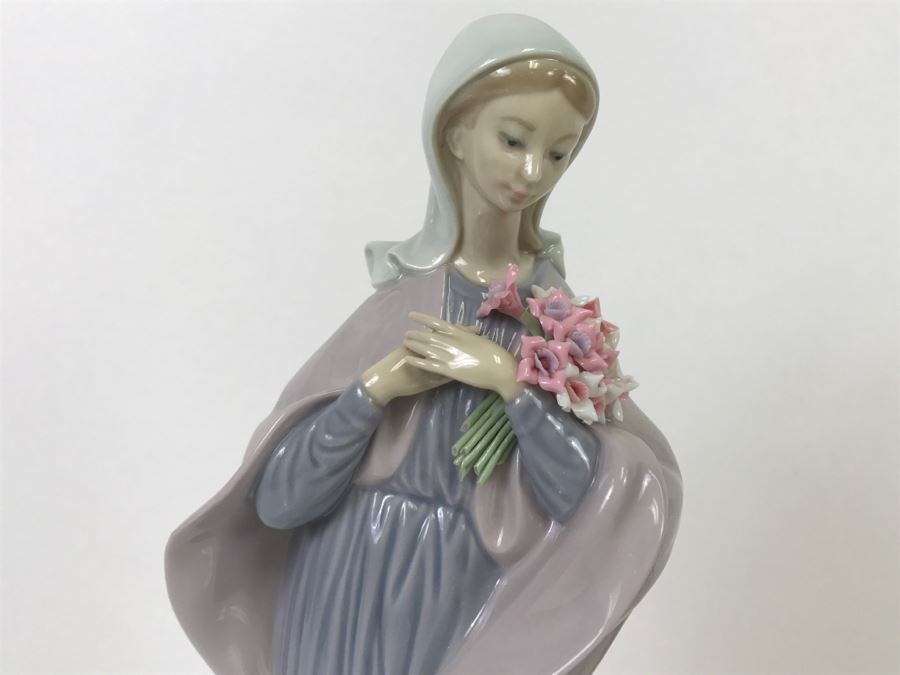 Lladro Collectible Figurine, Lady With Flowers Retails For $415 [Photo 2]
