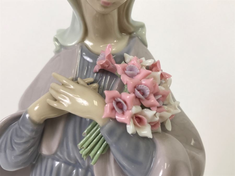 Lladro Collectible Figurine, Lady With Flowers Retails For $415 [Photo 4]