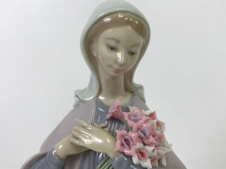 Lladro Collectible Figurine, Lady With Flowers Retails For $415 [Photo 3]
